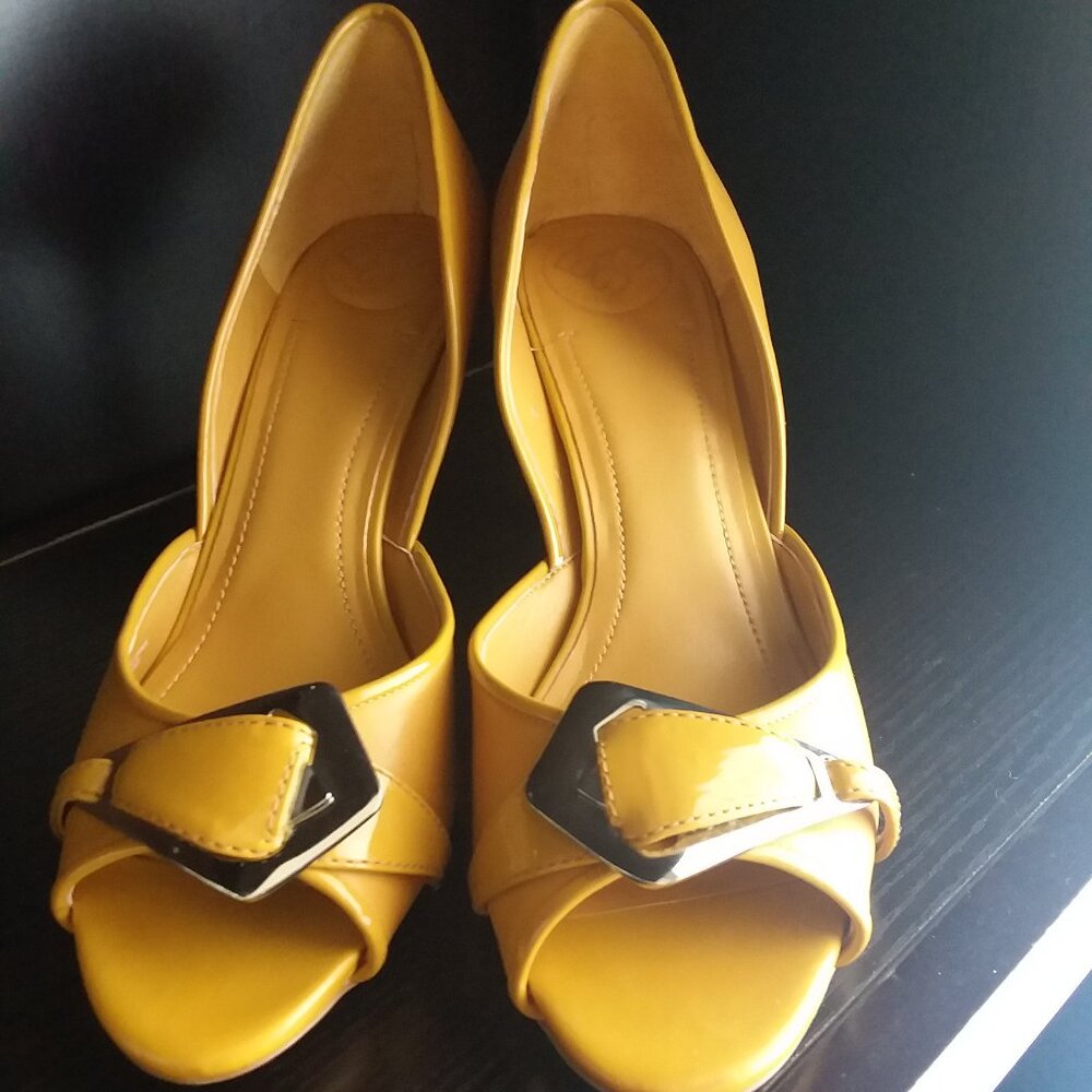 BCBG Leather Peep Toe Heel